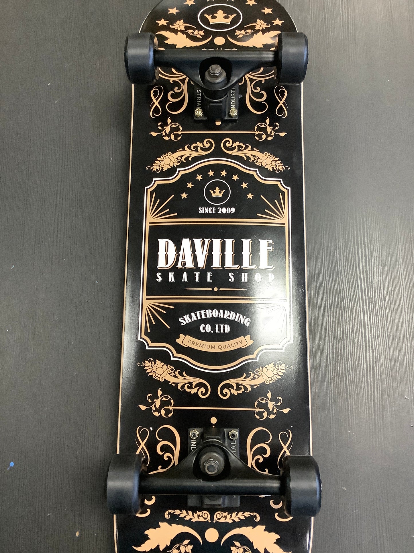 Daville 8 Star 8.25 Complete Skateboard